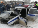 Один человек погиб и ещё один госпитализирован: в Морозовске автомобиль ДПС попал в аварию во время погони за нарушителем
