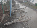 Морозовску ещё повезло: Ураганный ветер обрушился на Юг России
