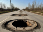 Асфальт не выдержал оттепели: дороги Морозовского городского поселения покрылись ямами