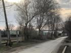 Администрация Морозовска отреагировала на жалобу морозовчанина о загрязнении территории у железнодорожной станции