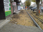 В Морозовске ремонтируют тротуары - на этот раз на улице Ленина