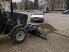 В Морозовске стартовала уборка тротуаров