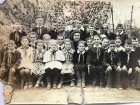 Детям с фотографии 4-го "В" школы имени "Мирошниченко" уже почти 70 лет
