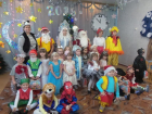Дед Мороз, Снегурочка и другие сказочные герои поздравили воспитанников детского сада №37 с наступающим Новым годом