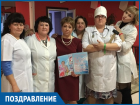 Лабораторию поликлиники Морозовского района поздравляют с наступающим Новым годом