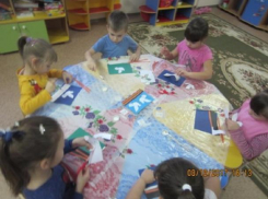 Интересную программу подготовили для детей ко Дню Героев Отечества в детском саду «Сказка»