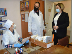 Елена Рожкова на видео показала, как именно разделяют потоки больных в районной поликлинике