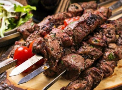 Гастротуристы в Морозовске оценили шашлык и пончики 