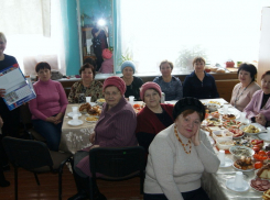 Три Татьяны получили поздравления на посиделках в хуторе Вознесенском