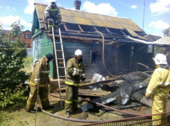 Женщина госпитализирована с ожогами после пожара на улице Ляшенко в Морозовске