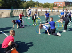 Третьеклашки школы №4 в Морозовске посоревновались в спортивных конкурсах, подготовленных сотрудниками «Спутника»