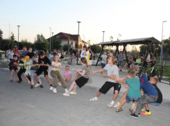 Веселый праздник «Летнее настроение» прошел для детей около храма Рождества Пресвятой Богородицы