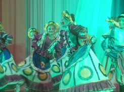 Концерт в честь Дня народного единства в Доме офицеров Морозовска собрал полный зал