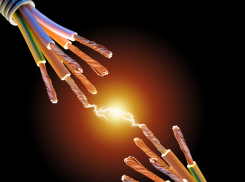 Претензию жителей улицы Седова о пониженном напряжении в сети руководство компании «Донэнерго» в Морозовске проигнорировало