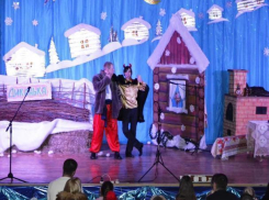 Появилось видео мюзикла, сыгранного артистами Дома офицеров в Морозовске