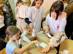 Добрые дела в подарок президенту на День рождения сделали участники «Движения Первых» в Морозовске