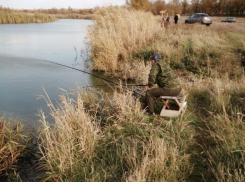 Наилучшие результаты на соревнованиях по спортивному рыболовству в Морозовске показала команда СКА