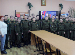 Кадетам напомнили о подвигах защитников Отечества