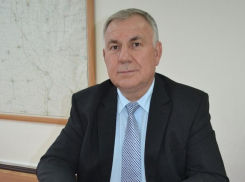 Глава районной администрации Петр Тришечкин поздравил морозовчан со светлым праздником Воскресения Христова на своих страницах в соцсетях