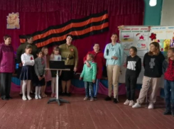 Известные песни военных лет исполнили на концерте в честь Дня Победы в хуторе Сибирьки