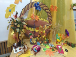  Педагоги Дома детского творчества Морозовска провели для своих воспитанников осеннюю ярмарку
