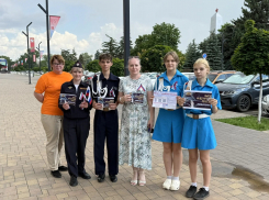 «Каждая четвёртая смерть на дороге»: в Морозовском районе школьники обратились к водителям