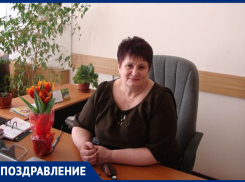 Елену Николаевну Чеканову с Днем рождения поздравила семья Суховых