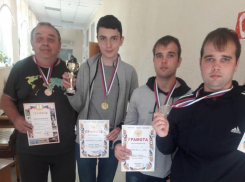 Победителем шахматного турнира в честь Дня Победы в Морозовске стал ученик школы №3 Никита Медведев