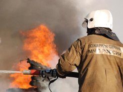 Спасатели тушили пожар в хуторе Павлов Морозовского района