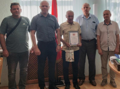 С 70-летним юбилеем глава администрации Морозовска поздравил Андрея Красноперова 