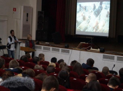 Молодежь Морозовского района агитировали пойти в аграрии