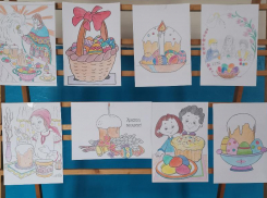 Теманическую выставку рисунков к празднику Пасхи организовали в сельском клубе хутора Сибирьки