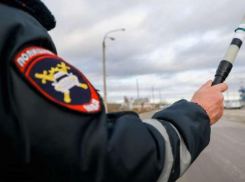 25 пешеходов и 14 водителей оштрафовали за нарушения правил дорожного движения в Морозовске