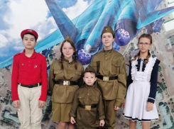 Воспитанники детской школы искусств приняли участие в концерте «Непокоренный Сталинград» в морозовском Доме офицеров 