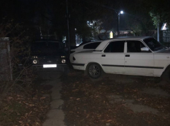 «Будет проведена проверка»: администрация о стихийной парковке на Карла Маркса