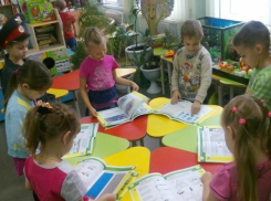 Акция «Пешеход, засветись в темноте!» и беседы об опасной зиме прошли в филиале детского сада №1