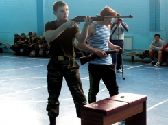 Кадеты победили в зональных соревнованиях областной Спартакиады призывников в Морозовске