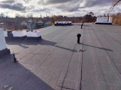В Морозовске завершён капитальный ремонт мягких кровель на двух многоквартирных домах