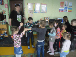 Веселую викторину «Приключения сороконожки на сказочной дорожке» провели для дошколят в станице Вольно-Донской