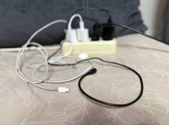 Как оставленное зарядное устройство может сжечь ваше жилье