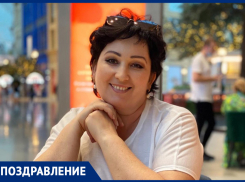 Марину Ивановну Симончик с юбилеем поздравили сын и внученька