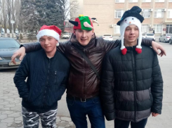 Любители активного образа жизни по-своему поздравили морозовчан с Новым годом