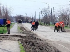 В Морозовске стартовал ремонт дороги на улице Истомина