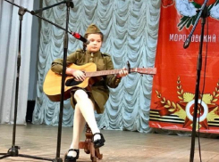 17 учреждений Морозовского района представили талантливые ребята на конкурсе военно-патриотической песни «Гвоздики Отечества» 