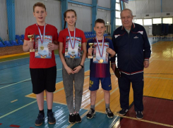 Призовые 1 и 2 места завоевали морозовчане сразу в двух областных соревнованиях по теннису, посвященных Дню Победы