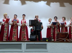 Хор ветеранов Морозовска спел любимые песни для подтверждения звания «Народный» 