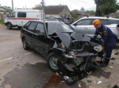 Две «легковушки» столкнулись на улице Советской в Морозовске