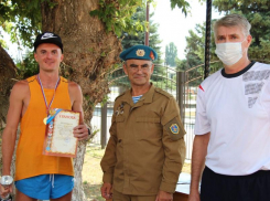 Победителем легкоатлетического пробега «Никто кроме нас» в станице Тацинской стал морозовчанин Александр Татарнев