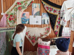 Познавательную программу «Традиции и обряды русского народа» подготовили для детей в Вишневском сельском клубе