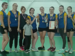 Первый волейбольный турнир этого года прошел в честь 76-й годовщины освобождения Морозовска от фашистов